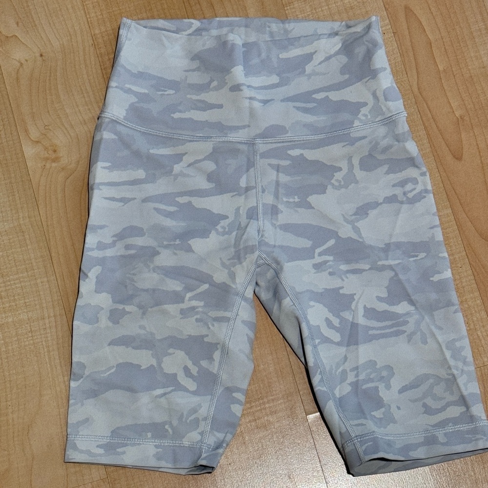 Lululemon camo shorts 8” long